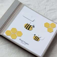Przyjęcie u Krzysia. Album z pszczołami