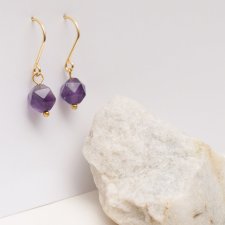 Delikatne kolczyki Amira pozłacane z Ametystem