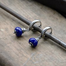 Lapis lazuli. Srebrne kolczyki.