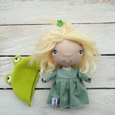 Lala - ŻABKA, dekoracja tekstylna, OOAK, pocket doll