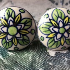 Duże 4,5 cm ręcznie malowane dwie gałki - uchwyty do mebli