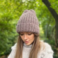 Czekoladowa pudrowa Lily wełniana czapka 100% wełna handmade ręcznie robiona
