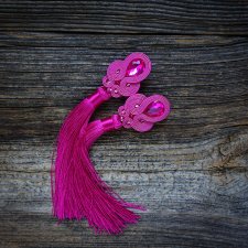 Fuksjowe kolczyki soutache z chwostami