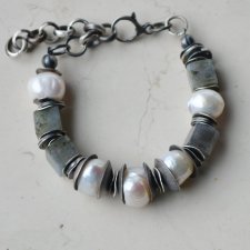 srebrna bransoletka z perłami typu barok