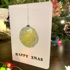 Kartka świąteczna z bombką "Happy Xmas"