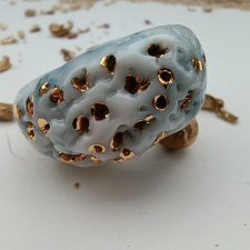 Niebieski pierścionek rafa koralowa ze złotem