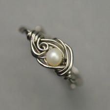 Pierścionek regulowany perła, wire wrapping, stal chirurgiczna