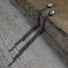 Długie kolczyki z łańcuszkami