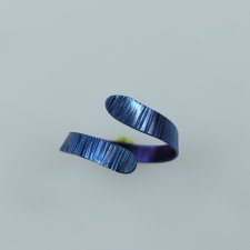 pierścionek  tytanowy  blue