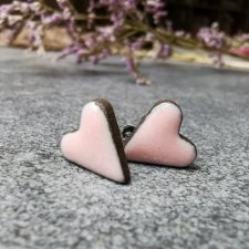 Ceramiczne kolczyki serca różowe wkrętki