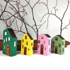 Kolorowe domki drewniane - dekoracja wnętrza