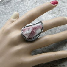Surowe kryształy różowego turmalinu - pierścień