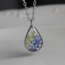 Srebrna zawieszka z niezapominajkami srebrny wisiorek niezapominajki naszyjnik z niezapominajką suszone kwiaty niebieskie żywica