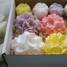 Box kwiatowy z mydełek