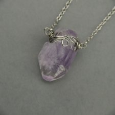 Naszyjnik talizman minimalistyczny surowy ametyst, wire wrapping, stal chirurgiczna