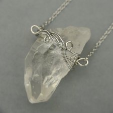 Naszyjnik Talizman kryształ górski surowy sopel ze szpicem, wire wrapping, stal chirurgiczna