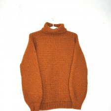 Szydełkowy sweter z golfem Brown