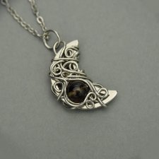 Wisiorek księżyc kwarc dymny, półksiężyc, wire wrapping, stal chirurgiczna, unikatowy, lunula