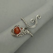 Pierścionek regulowany karneol, wire wrapping, stal chirurgiczna