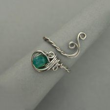 Pierścionek regulowany zielony onyks, wire wrapping stal chirurgiczna