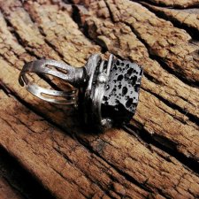 Lawa wulkaniczna - regulowany pierścionek