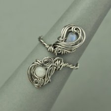Pierścionek regulowany kamień księżycowy, wire wrapping, stal chirurgiczna