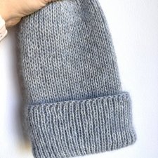 Ręcznie robiona czapka beanie AUREA 100% Baby Merino plus moher i jedwab 22/06 Szaro Błękitny