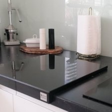 Elegancka stolnica z granitu - 3 w 1 deska do krojenia, podkładka pod gorące naczynia, kamień do pizzy