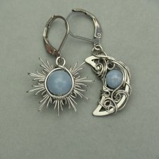 Asymetryczne błękitne kolczyki słońce i księżyc angelit, stal chirurgiczna, wire wrapping