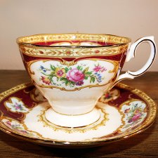 Royal Albert duża filiżanka i spodek wzór Lady Hamilton, kształt Malvern