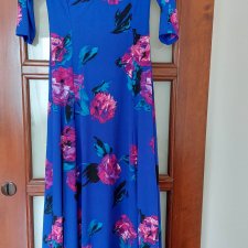 Vintage sukienka w kwiaty długa