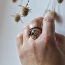 Motyl - pierścionek z opalitem, regulowany rozmiar