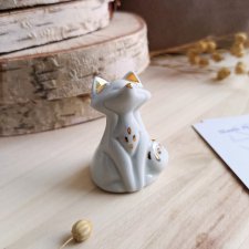 Porcelanowy LISEK, figurka ozdobna biało złota, uroczy prezent ~ Slavic Porcelain by DelfinaDolls ~