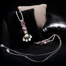 amulet KRÓLICZA ŁAPKA talizman naszyjnik Labradoryt Ametyst delfina dolls