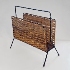 Modernistyczny, wiklinowy gazetnik, Dania lata 60.