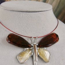 Naszyjnik: duży motyl bursztynowo - cytrynowy