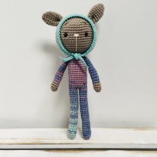 Królik w śpioszkach Maskotka szydełkowa handmade