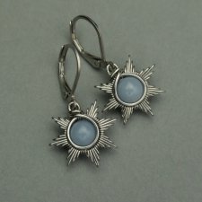 Małe błękitne kolczyki słoneczka angelit wire wrapping słońca słońce