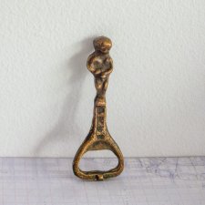 Otwieracz mosiężny - Siusiający chłopczyk