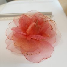 Broszka tiulowy kwiat róży