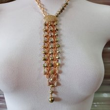 Długi naszyjnik z złota perła słodkowodna z dużym wisiorkiem i pozłacany łańcuszkem Ręcznie robiona biżuteria