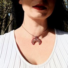 LUNULA słowiański księżyc z Rubinami i Turmalinem mikro makrama delfinadolls