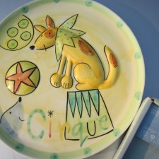 cirque - marks &Spencer home 24,5 cm  - hand painted decorative plate - nowy w oryginalnym firmowym opakowaniu