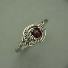 Pierścionek regulowany granat, wire wrapping, stal chirurgiczna