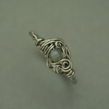 Pierścionek regulowany labradoryt, wire wrapping, stal chirurgiczna