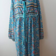 WZORZYSTA SUKIENKA BOHO