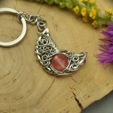 Breloczek brelok księżyc kwarc malinowy wire wrapping