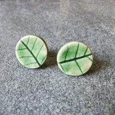Kolczyki ceramiczne wkrętki zielone listki kółeczka duże