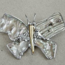 Broszka i wisior (2 w 1): Motyl z perłową muszlą