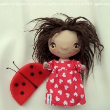 Lala - BIEDRONKA, dekoracja tekstylna, OOAK, pocket doll